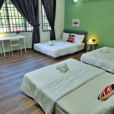 Semi-Detached, Up To 21 Pax, 4 Bedrooms, 3 Bathrooms, 4 Car Parks By Star Home Bayan Lepas Ngoại thất bức ảnh