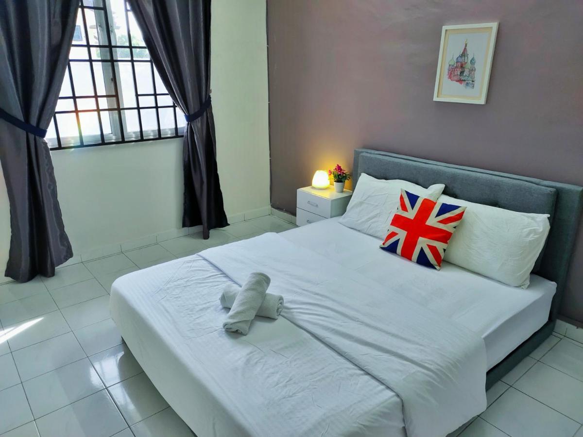 Semi-Detached, Up To 21 Pax, 4 Bedrooms, 3 Bathrooms, 4 Car Parks By Star Home Bayan Lepas Ngoại thất bức ảnh
