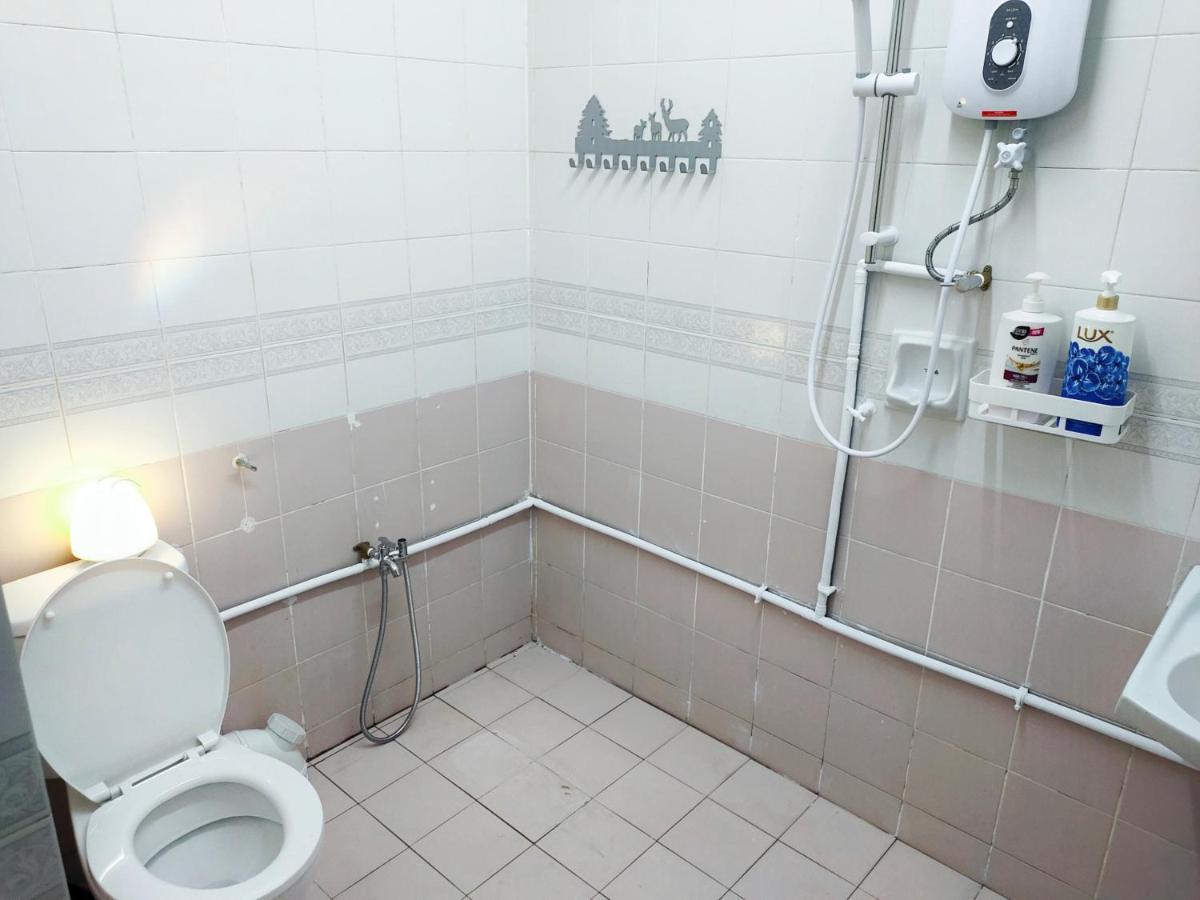 Semi-Detached, Up To 21 Pax, 4 Bedrooms, 3 Bathrooms, 4 Car Parks By Star Home Bayan Lepas Ngoại thất bức ảnh