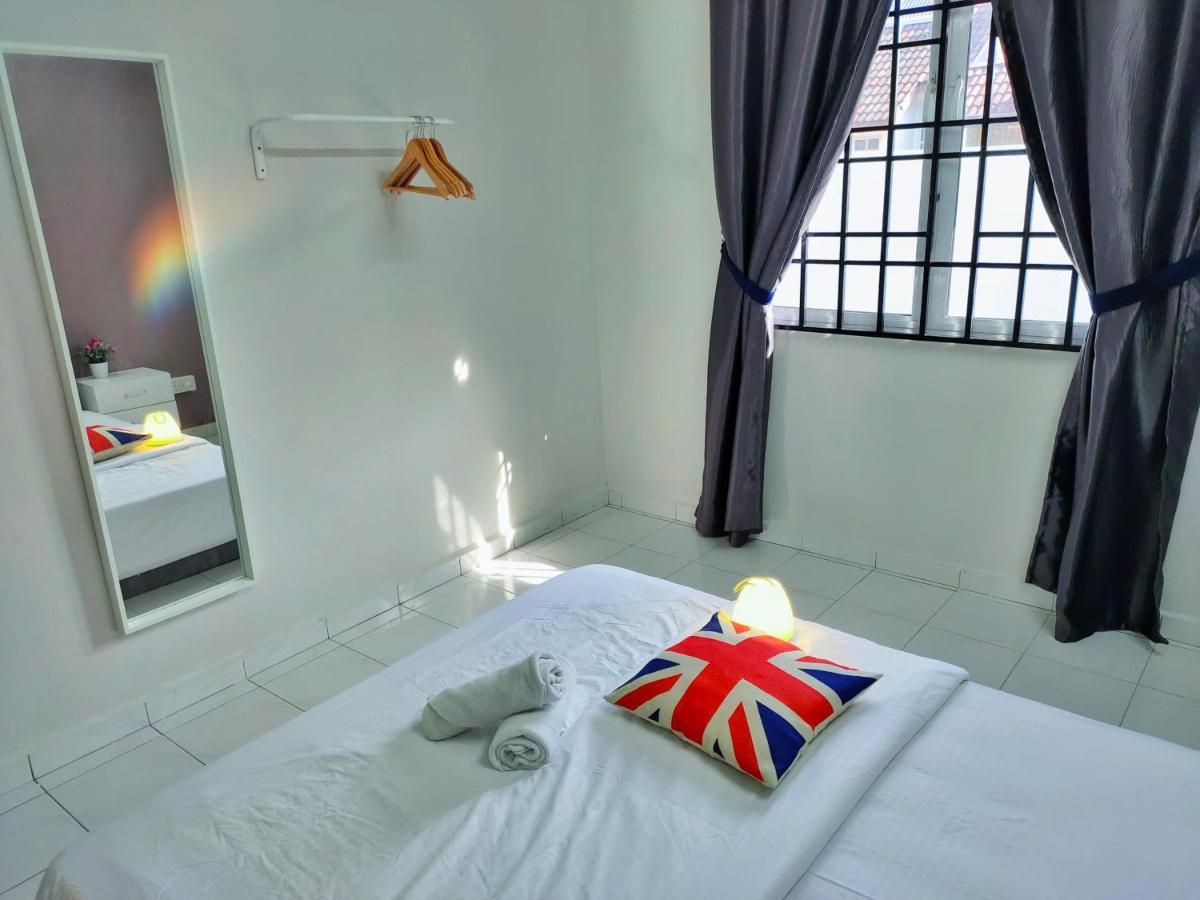 Semi-Detached, Up To 21 Pax, 4 Bedrooms, 3 Bathrooms, 4 Car Parks By Star Home Bayan Lepas Ngoại thất bức ảnh