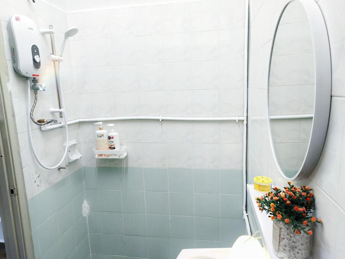 Semi-Detached, Up To 21 Pax, 4 Bedrooms, 3 Bathrooms, 4 Car Parks By Star Home Bayan Lepas Ngoại thất bức ảnh