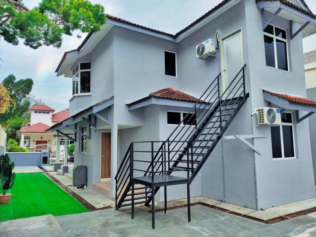 Semi-Detached, Up To 21 Pax, 4 Bedrooms, 3 Bathrooms, 4 Car Parks By Star Home Bayan Lepas Ngoại thất bức ảnh